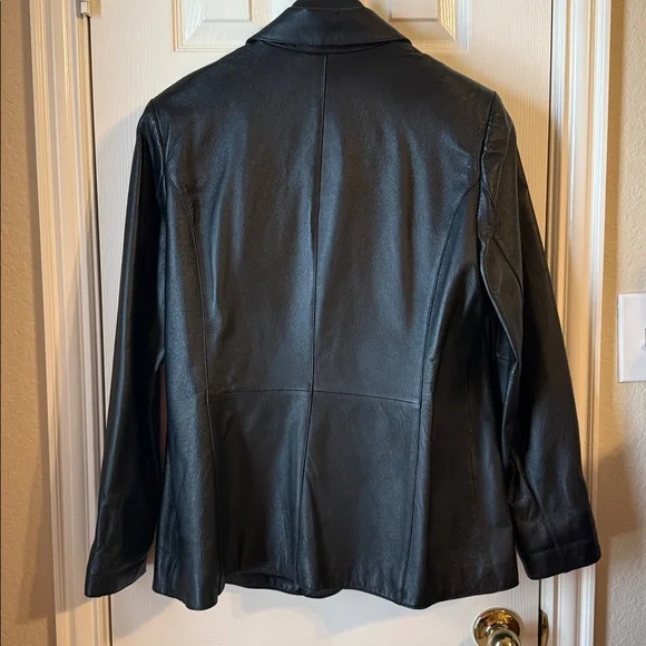 Womens leather jacket size L 12/14, black. Like new, very clean - Picture 3 of 10